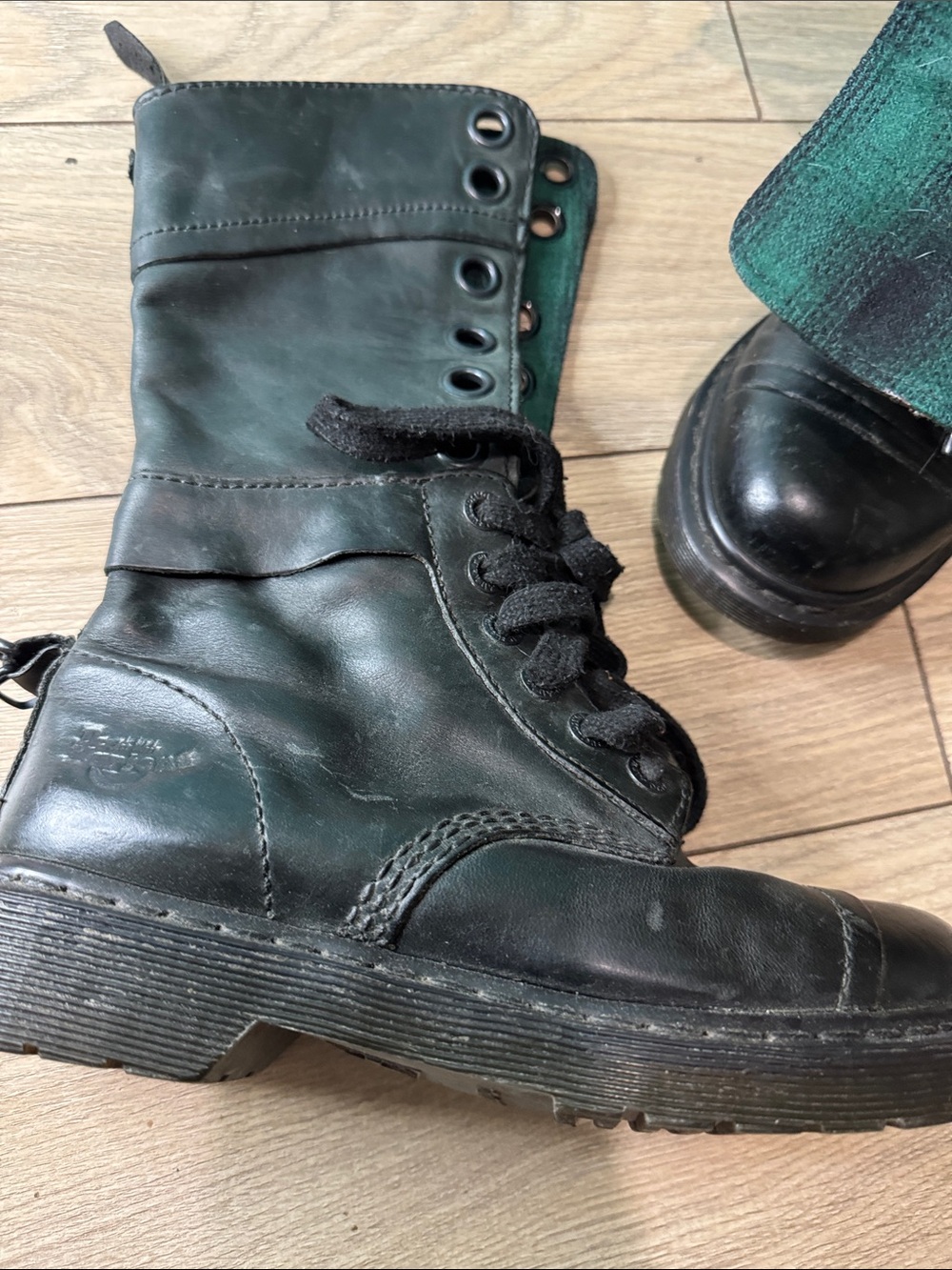 Dr Martens  Leather Lace-Up Combat Boots with Green Cuff - Picture 6 of 10